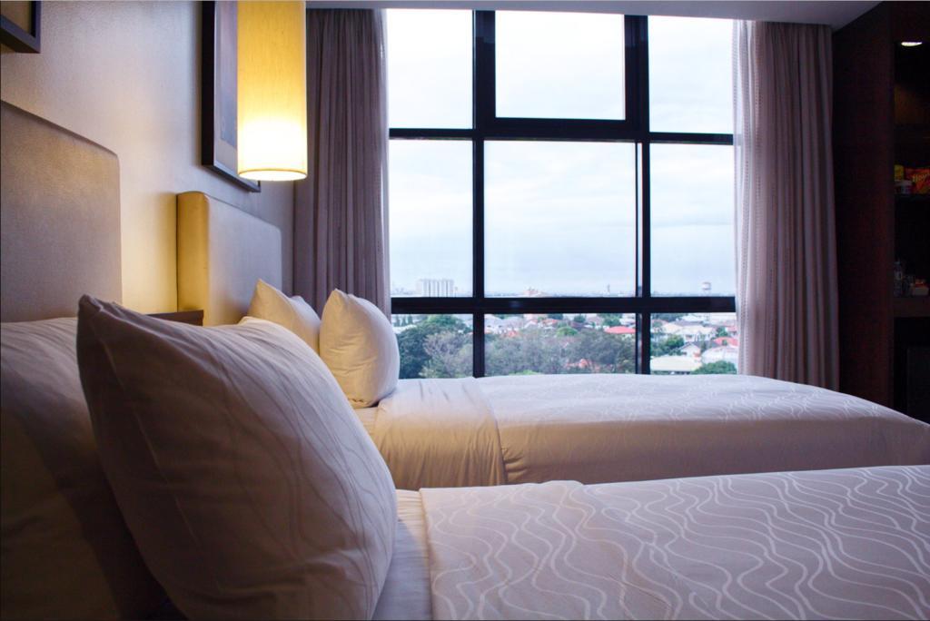 The B Hotel Alabang Muntinlupa City Exterior foto