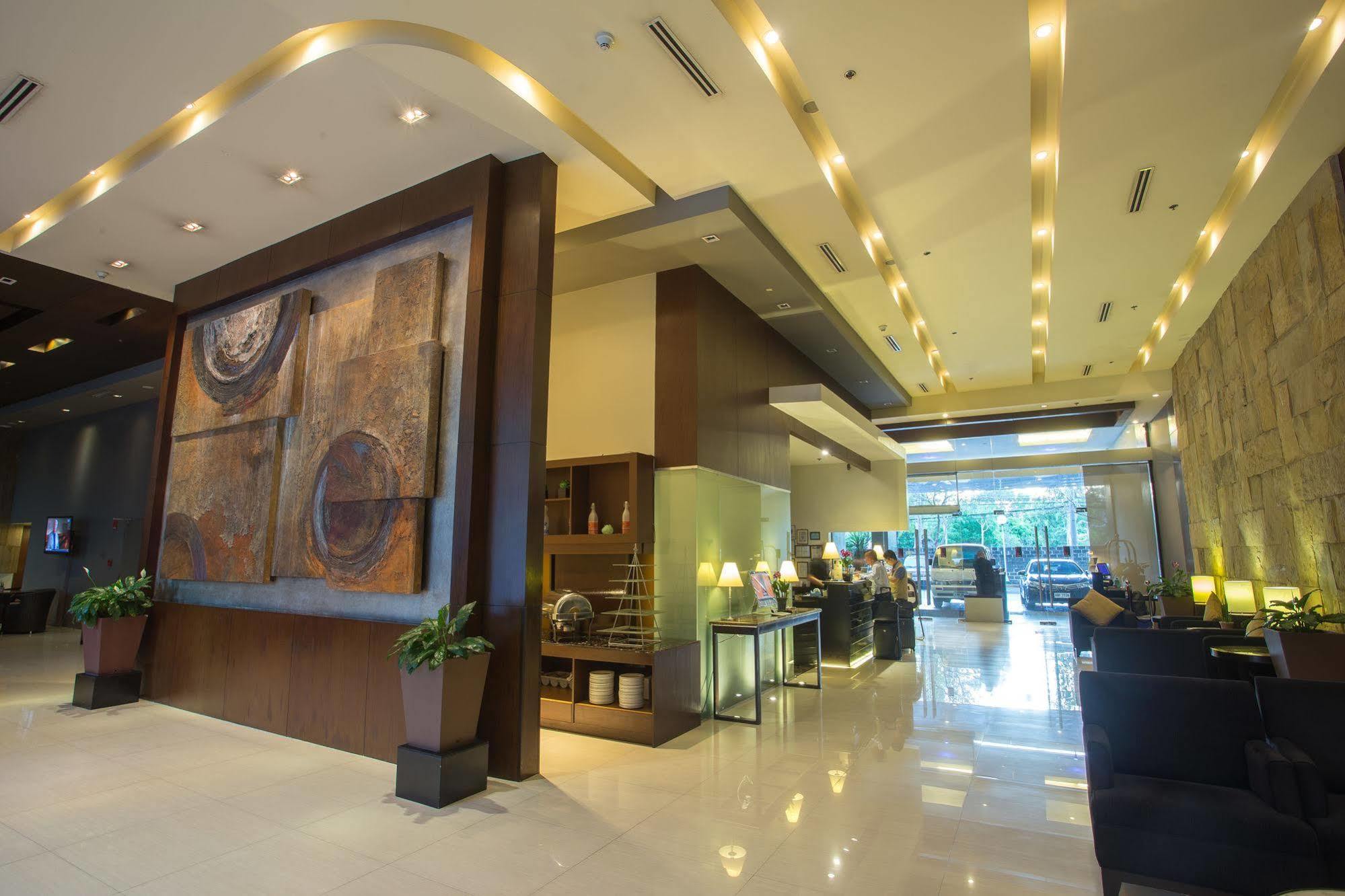 The B Hotel Alabang Muntinlupa City Exterior foto
